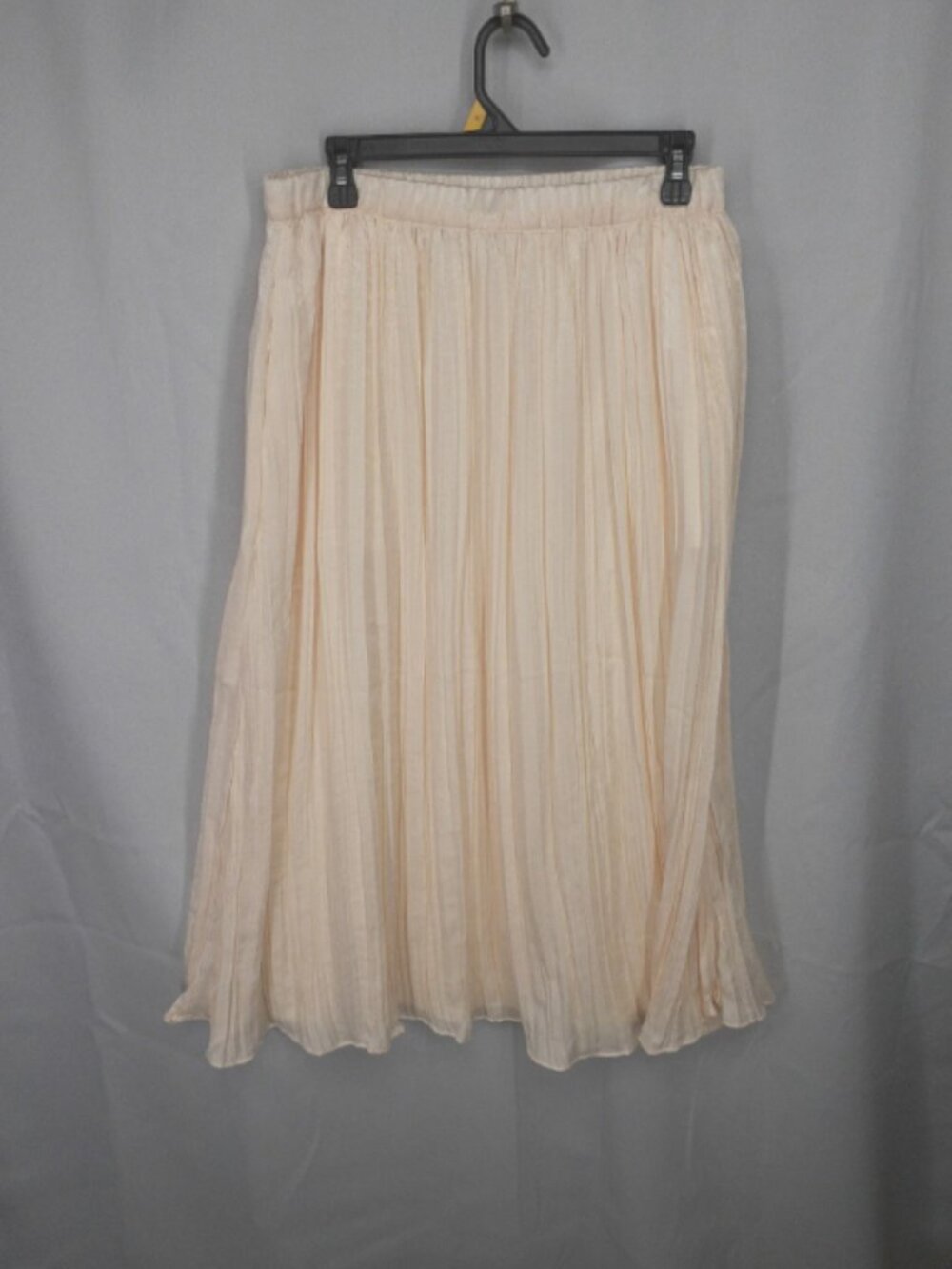 Ladies Cream Pleated DKNY Skirt size MEDIUM ORG $99 (Rack 1) NWT
